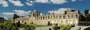 Fontainebleau Castle Tour from Paris by Minibus